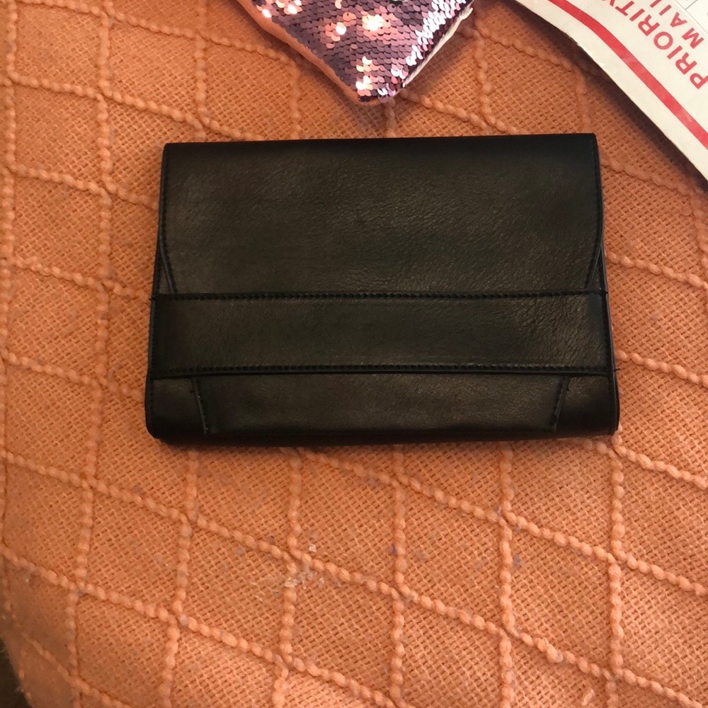 Black cross body purse